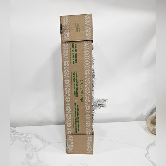 Pre-Lit Snow Flocked Glitter Garland 9ft Christmas Decor New - Picture 14 of 14